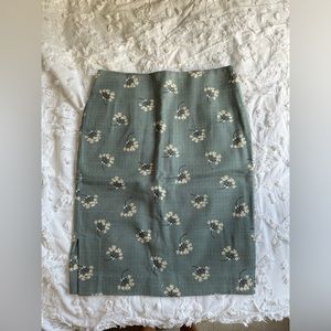 LOFT floral textured pencil skirt with zipper 1/4 of the way up the back.